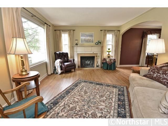 238 11th Ave N, Hopkins, MN 55343