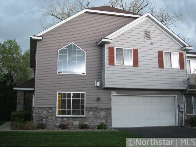 3335 Jansen Way #27, Vadnais Heights, MN 55127