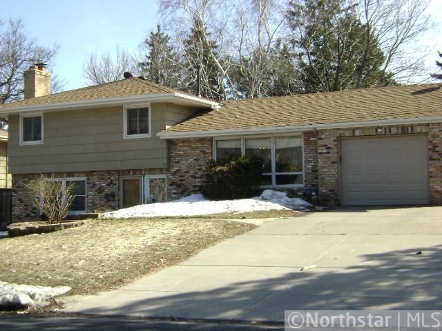 2913 65th Ave N, Brooklyn Center, MN 55430