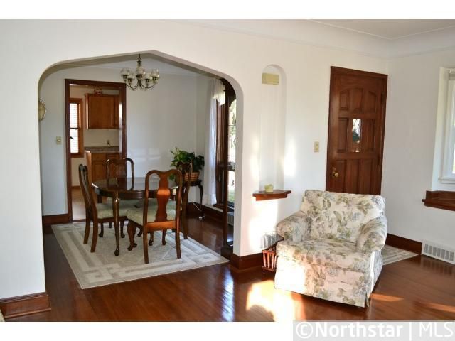 1565 Griggs St N, Saint Paul, MN 55108