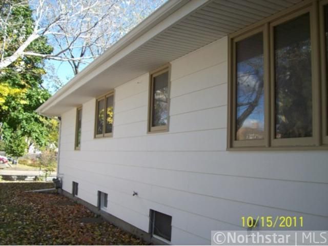 221 9th Ave NE, Minneapolis, MN 55413