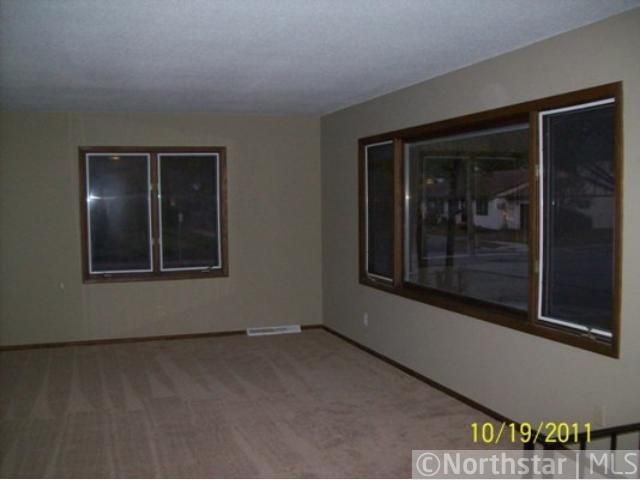 221 9th Ave NE, Minneapolis, MN 55413