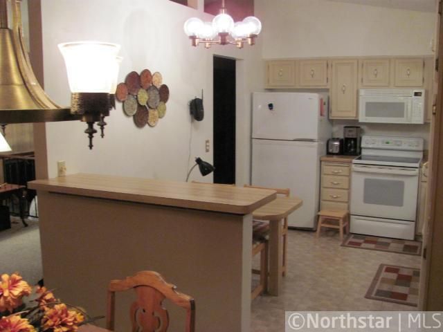 575 Kent Ct, Shoreview, MN 55126