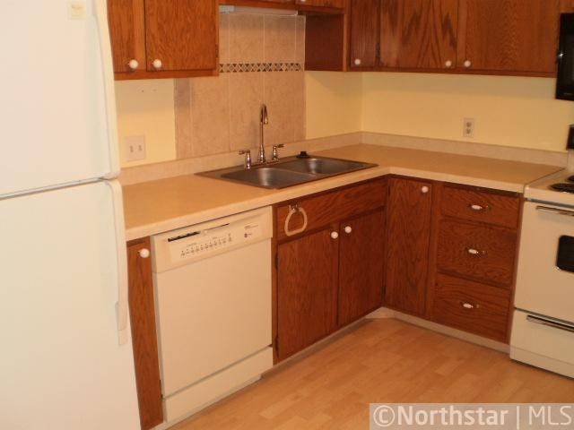 5645 Green Circle Dr #202, Minnetonka, MN 55343