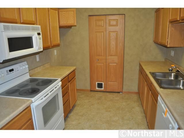 114200 Hundertmark Rd #205, Chaska, MN 55318
