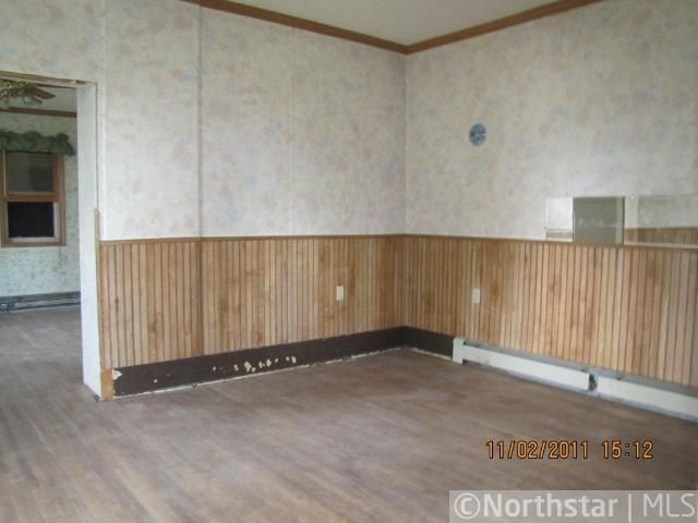 330 2nd St, Roscoe, MN 56371