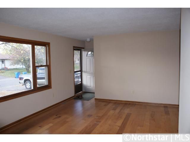 210 18th Ave SE, Cambridge, MN 55008