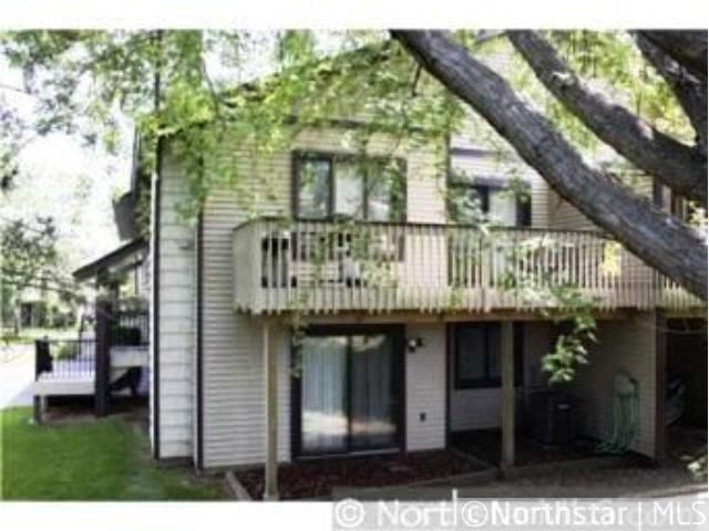 3142 Farnum Dr #B, Eagan, MN 55121