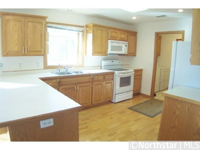 802 Willow View Ln, Waite Park, MN 56387
