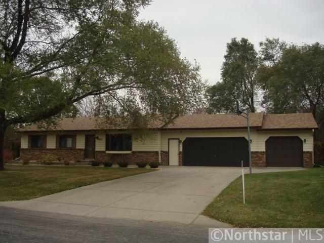 4256 Center St, Saint Cloud, MN 56303