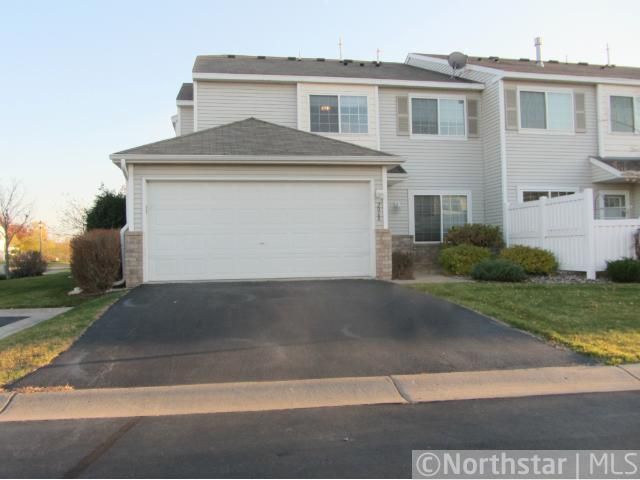 2068 Gresham Ave N, Oakdale, MN 55128