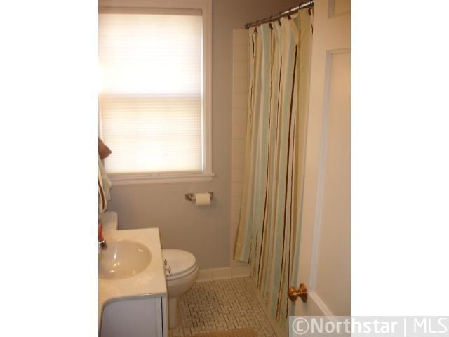 1688 Taylor Ave W, Saint Paul, MN 55104
