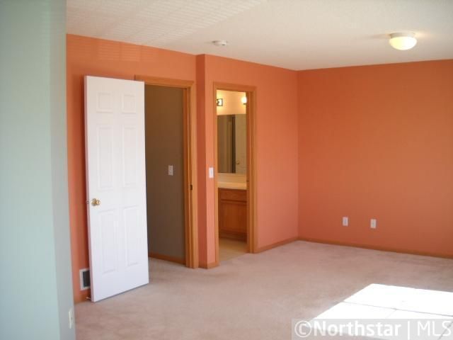 8836 92nd St S, Cottage Grove, MN 55016