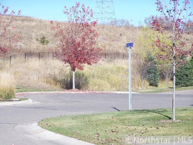 1609 Prescott Ct, Chaska, MN 55318