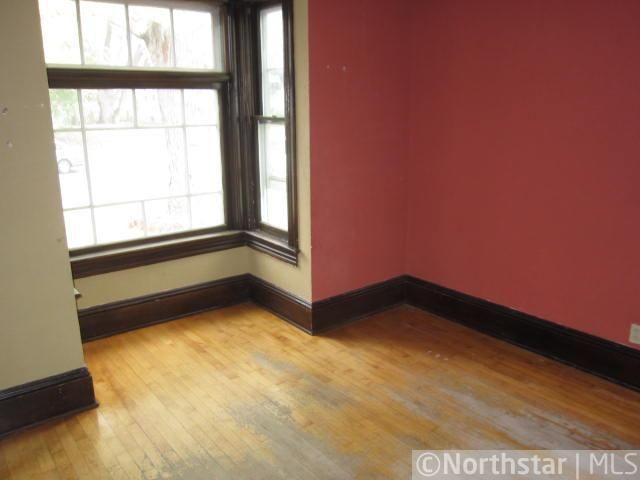 1257 Arkwright St, Saint Paul, MN 55130