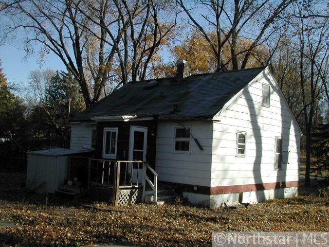 2961 Chatsworth St N, Roseville, MN 55113
