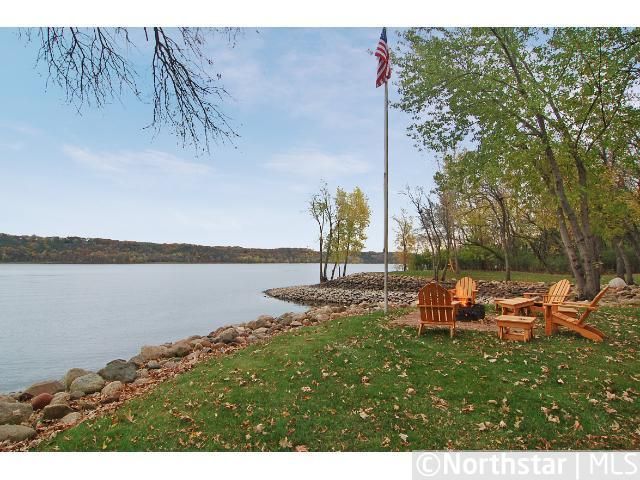 12 Point Rd, Bayport, MN 55003