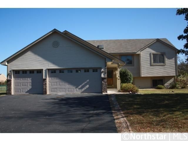 8918 Loch Lomond Blvd, Brooklyn Park, MN 55443