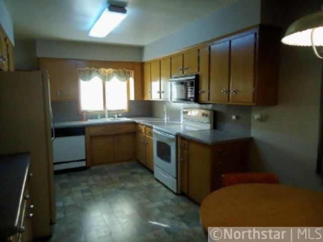 2121 7th Ave, Anoka, MN 55303