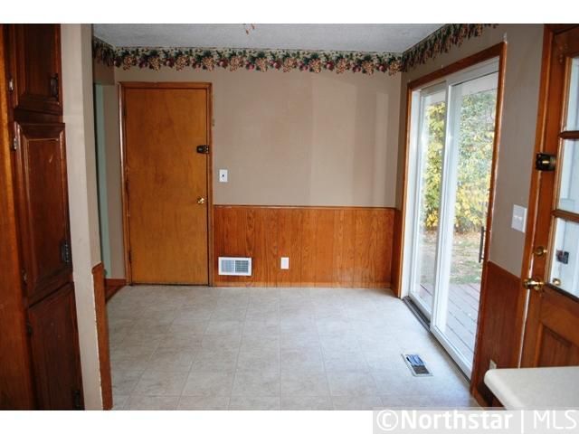 42 Dennis Ln N, Maplewood, MN 55119