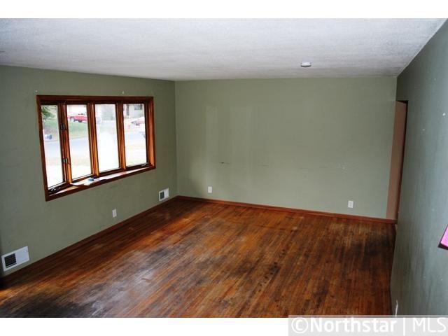 42 Dennis Ln N, Maplewood, MN 55119