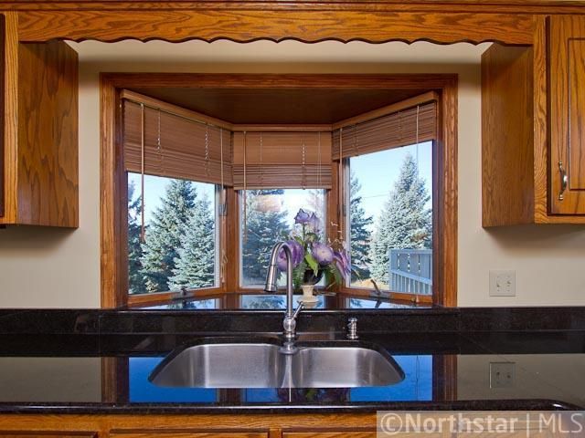 2060 Wenz Ave, Chaska, MN 55318