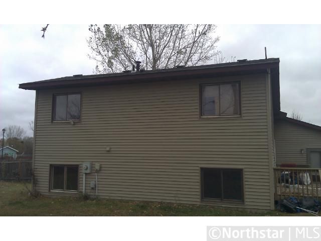 513 Marion St SW, Isanti, MN 55040