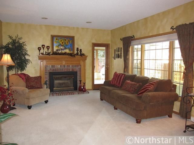 1329 Woodcrest Ave, Shoreview, MN 55126