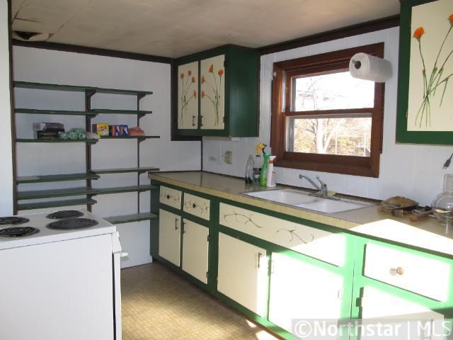 215 Monroe St SE, Hutchinson, MN 55350