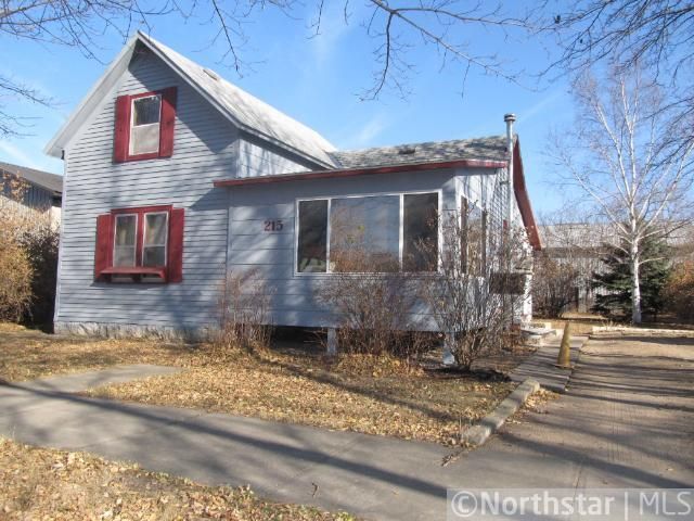 215 Monroe St SE, Hutchinson, MN 55350