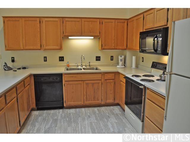 18264 Cascade Dr, Eden Prairie, MN 55347