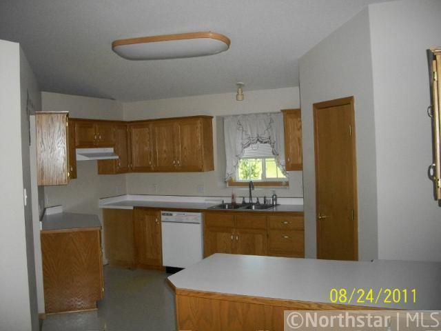 619 Pheasant Rn, Winsted, MN 55395