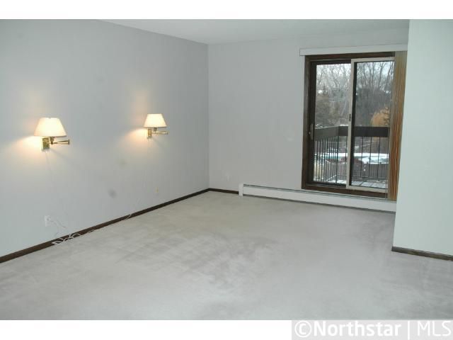 8549 Irwin Rd #227, Bloomington, MN 55437