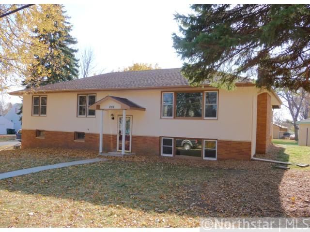 1916 42nd Ave NE, Columbia Heights, MN 55421