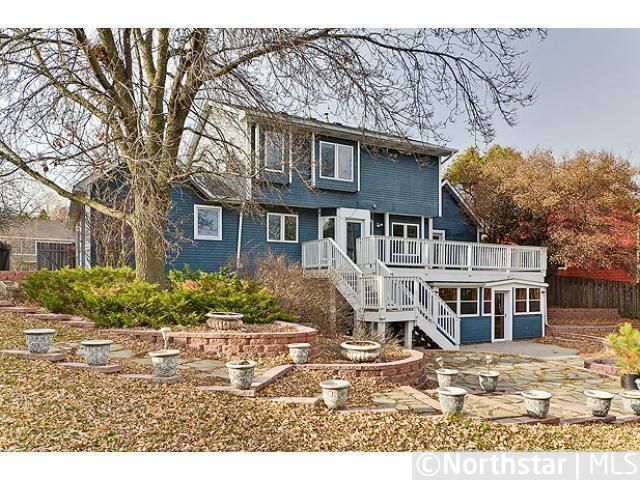 5868 Fernwood St, Shoreview, MN 55126