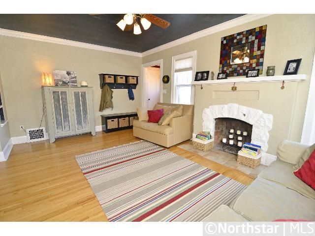 726 Sherwood Ave, Saint Paul, MN 55106