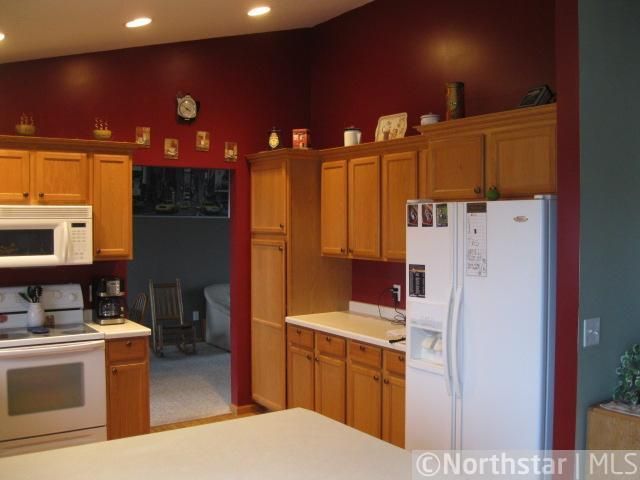 2417 Hulett Ct, Faribault, MN 55021