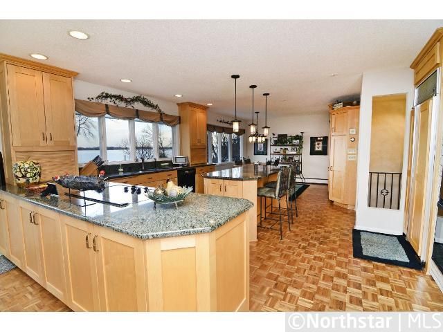 5980 Loring Dr, Mound, MN 55364