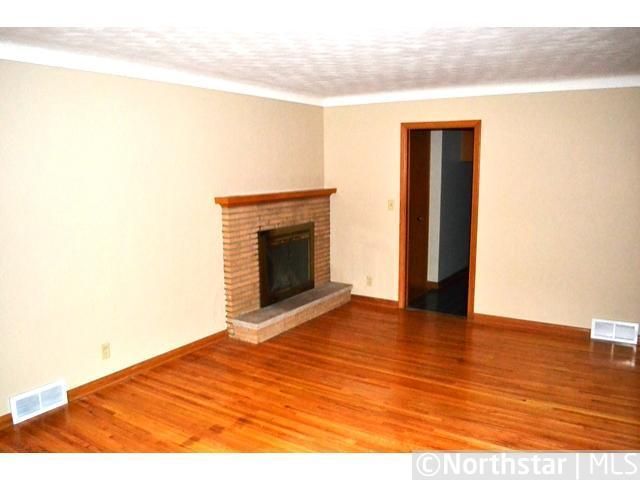 1311 Charlton St, West Saint Paul, MN 55118