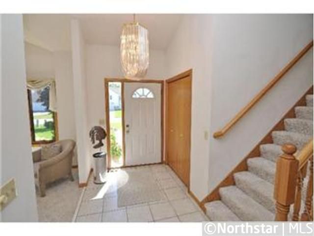 5212 Kings Cir N, Brooklyn Park, MN 55443