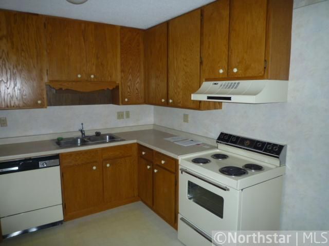 30675 Park St N #302, Lindstrom, MN 55045