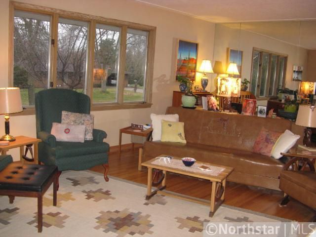 1220 Valley High Dr, Bloomington, MN 55431