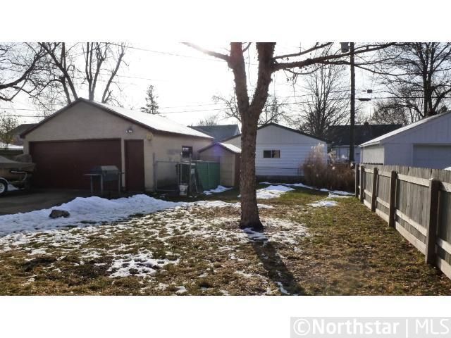 2074 Lacrosse Ave, Saint Paul, MN 55119