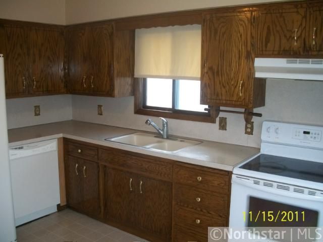 2908 80th Ave N, Brooklyn Park, MN 55444