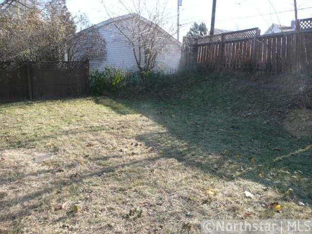 1220 Beech St, Saint Paul, MN 55106