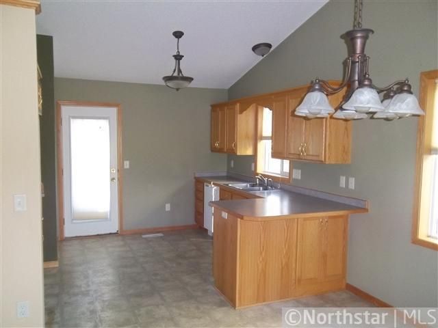 925 Rush Landing Ct, Rush City, MN 55069