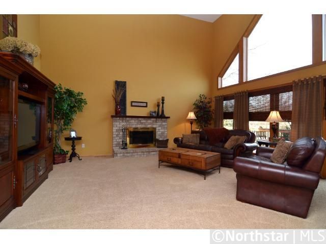 18442 Schroers Farm Rd, Eden Prairie, MN 55347