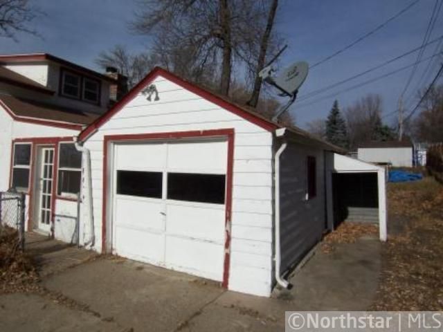 1716 Mendelssohn Ave N, Golden Valley, MN 55427