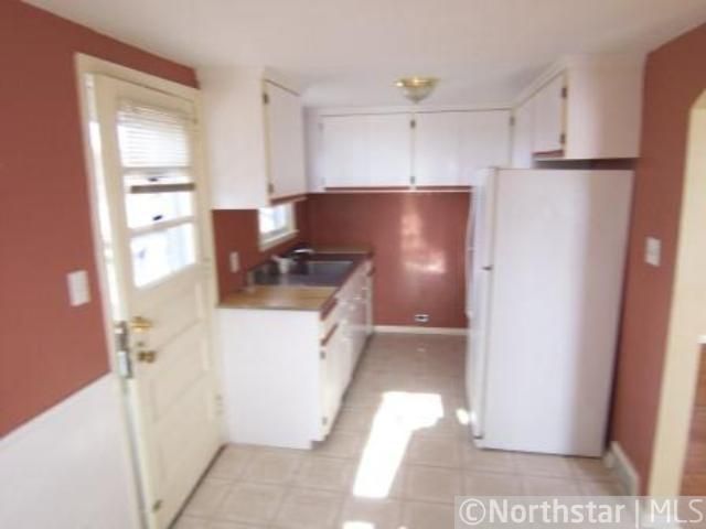 1716 Mendelssohn Ave N, Golden Valley, MN 55427