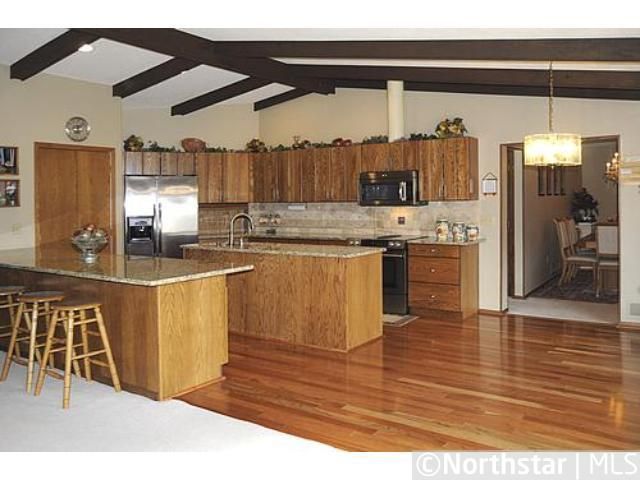 1925 Evergreen Dr, Woodbury, MN 55125